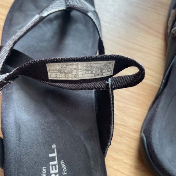 Women’s Merrell Air Cushion Memory Foam Black & White Strappy Sandals Size 9 - Picture 7 of 7